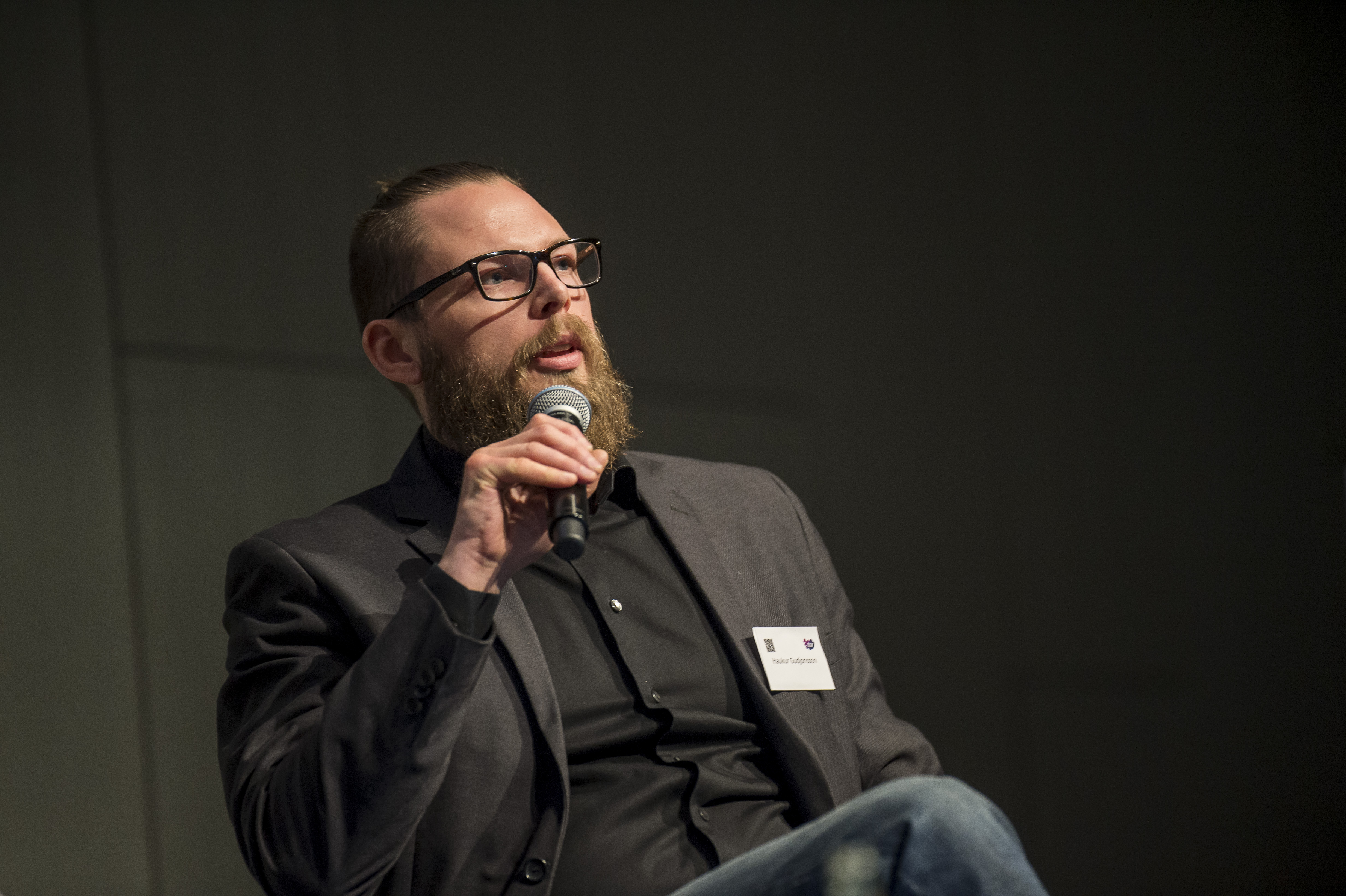 Haukur að ræða á ráðstefnu